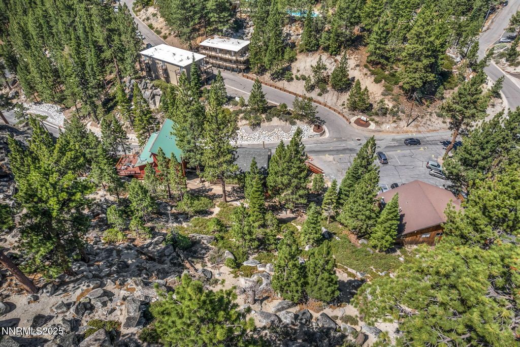 Image 8 of property listing at 189 Tramway Drive, Stateline, NV 89449