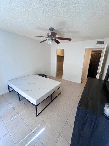 1516 Bay Area Boulevard K13, Houston, TX 77058
