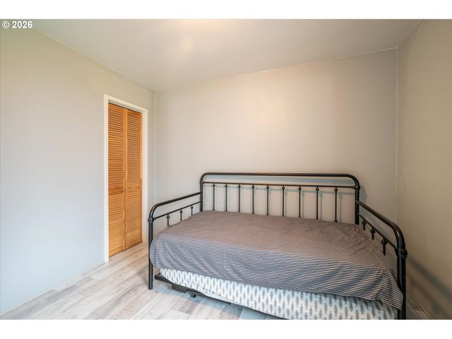 1540 GARFIELD St, North Bend, OR 97459