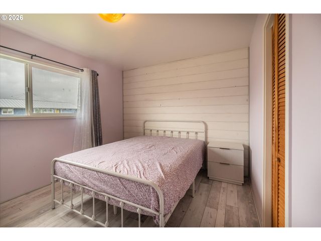 1540 GARFIELD St, North Bend, OR 97459