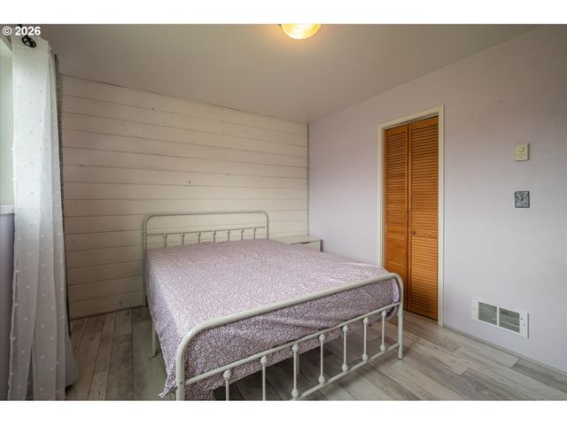 1540 GARFIELD St, North Bend, OR 97459