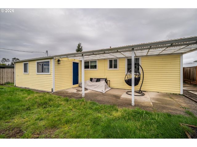1540 GARFIELD St, North Bend, OR 97459