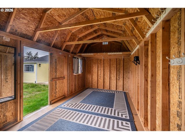 1540 GARFIELD St, North Bend, OR 97459