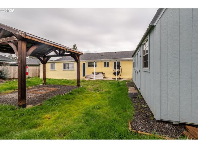 1540 GARFIELD St, North Bend, OR 97459