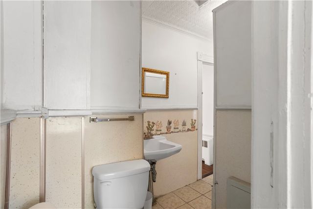 63 Lincoln Avenue, Cranston, RI 02920