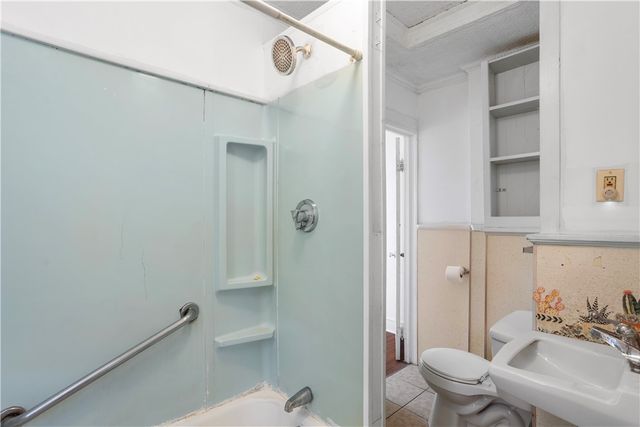 63 Lincoln Avenue, Cranston, RI 02920