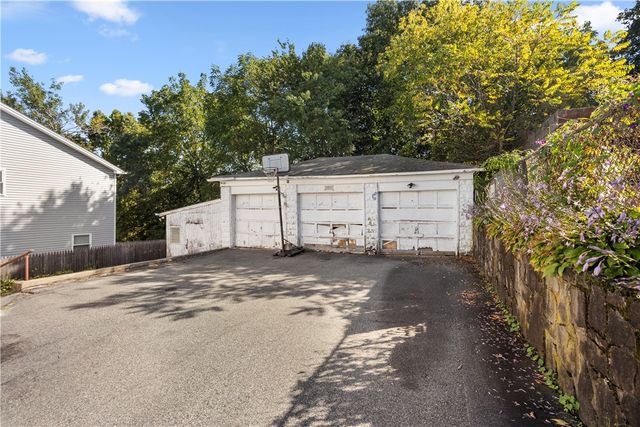 63 Lincoln Avenue, Cranston, RI 02920