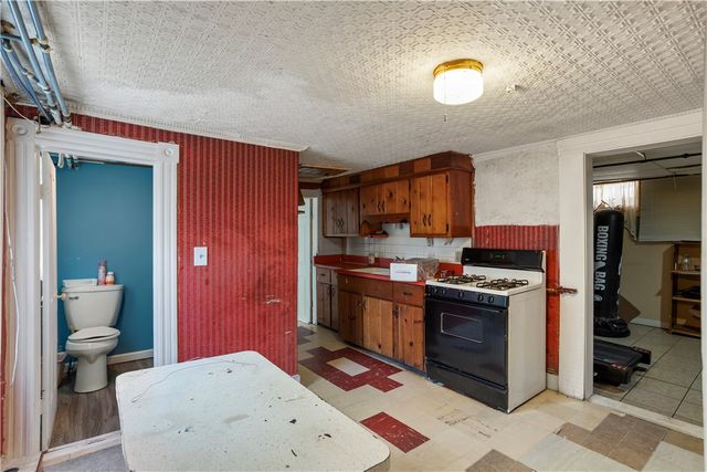 63 Lincoln Avenue, Cranston, RI 02920