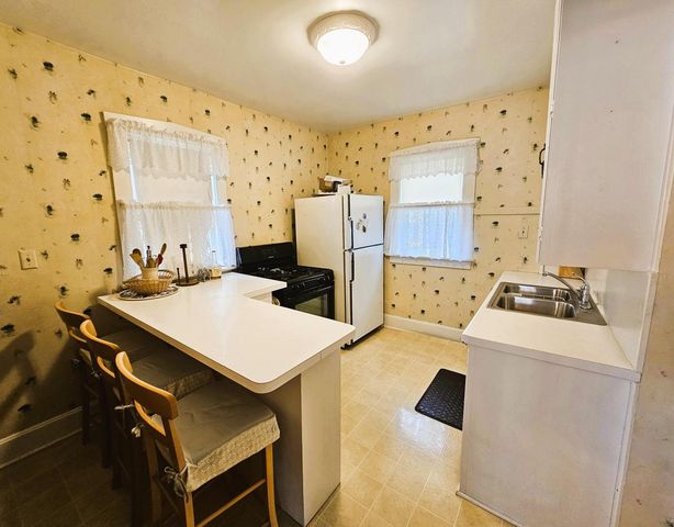 2101 74th STREET, Kenosha, WI 53143