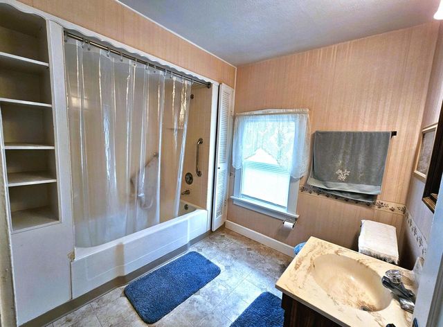 2101 74th STREET, Kenosha, WI 53143