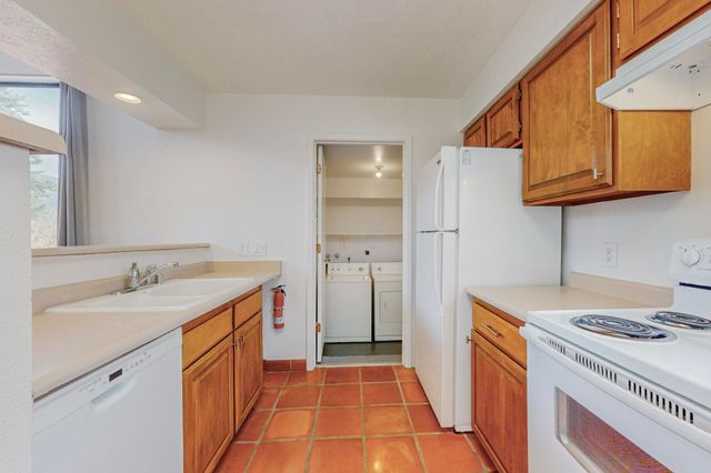 876 Tramway Lane Court NE, Albuquerque, NM 87122