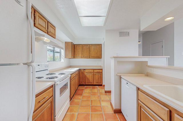 876 Tramway Lane Court NE, Albuquerque, NM 87122