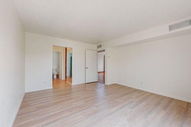 876 Tramway Lane Court NE, Albuquerque, NM 87122
