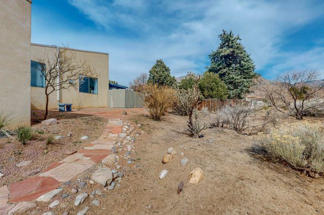 876 Tramway Lane Court NE, Albuquerque, NM 87122