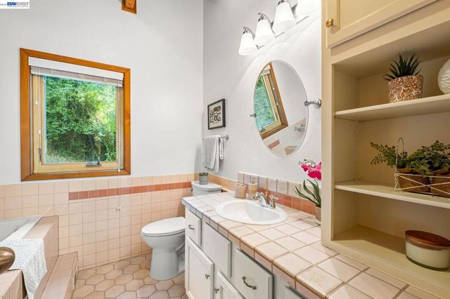 279 Castle Hill Ranch Rd, Walnut Creek, CA 94595