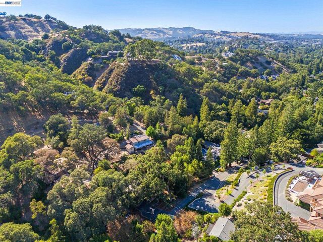 279 Castle Hill Ranch Rd, Walnut Creek, CA 94595
