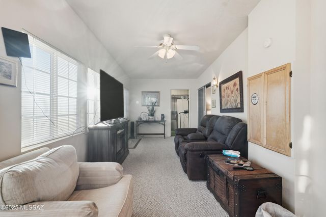 425 W San Ignacio, Green Valley, AZ 85614