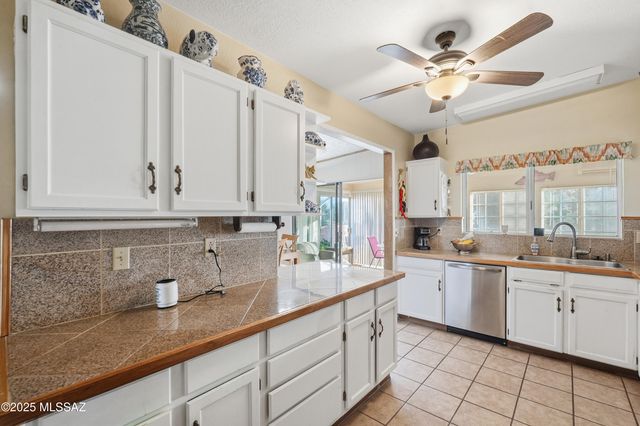 425 W San Ignacio, Green Valley, AZ 85614
