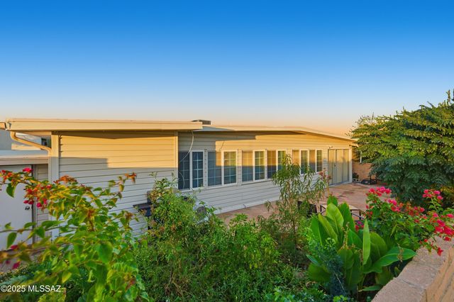 425 W San Ignacio, Green Valley, AZ 85614