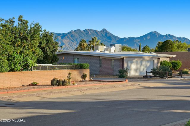 425 W San Ignacio, Green Valley, AZ 85614