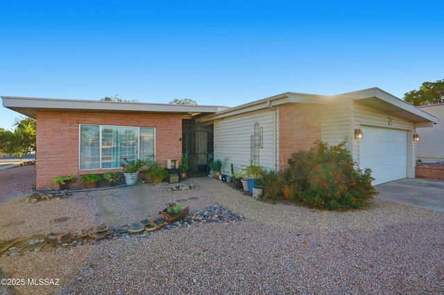 425 W San Ignacio, Green Valley, AZ 85614