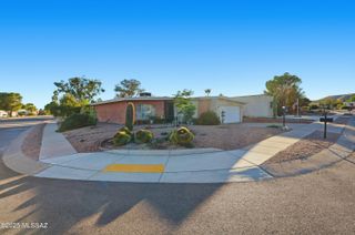 425 W San Ignacio, Green Valley, AZ 85614