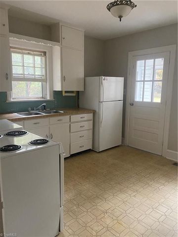 334 Mountain View Drive, Kernersville, NC 27284