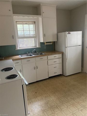 334 Mountain View Drive, Kernersville, NC 27284