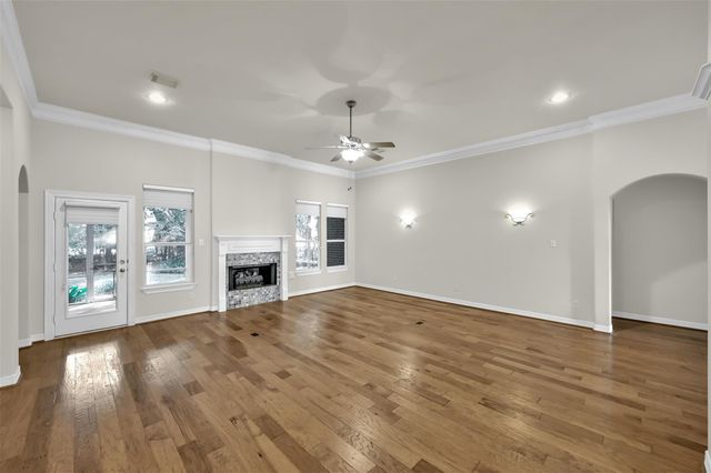 106 Lazy Springs Drive, Montgomery, TX 77356