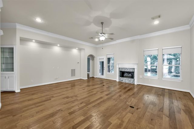 106 Lazy Springs Drive, Montgomery, TX 77356