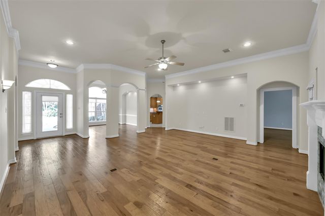 106 Lazy Springs Drive, Montgomery, TX 77356