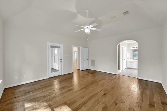 106 Lazy Springs Drive, Montgomery, TX 77356