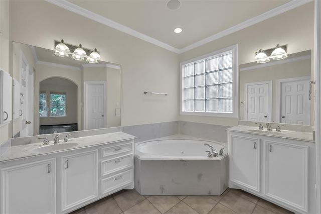 106 Lazy Springs Drive, Montgomery, TX 77356