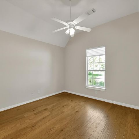 106 Lazy Springs Drive, Montgomery, TX 77356