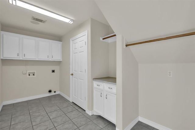 106 Lazy Springs Drive, Montgomery, TX 77356