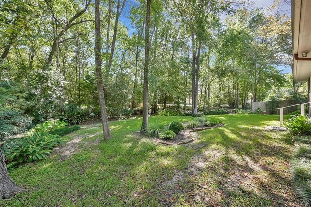 106 Lazy Springs Drive, Montgomery, TX 77356