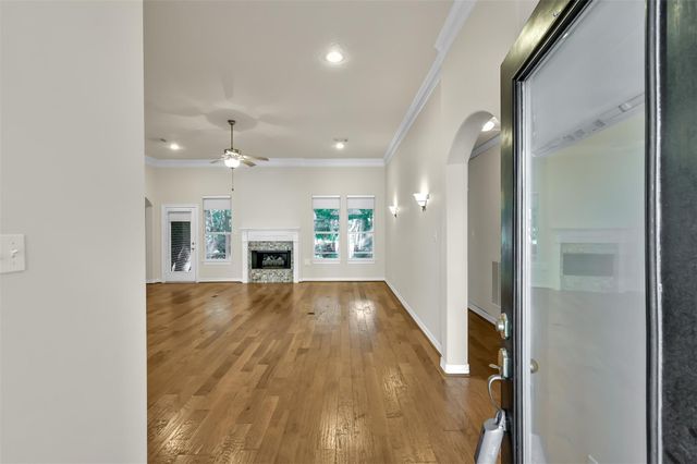 106 Lazy Springs Drive, Montgomery, TX 77356