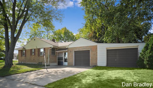 4447 Warrington Street NW, Grand Rapids, MI 49534