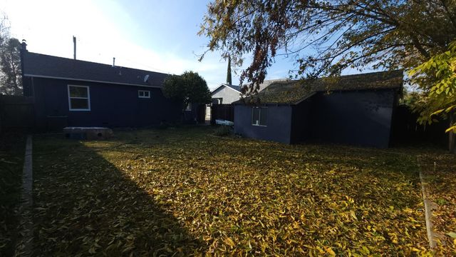 245 Bardo Ave, Oakdale, CA 95361