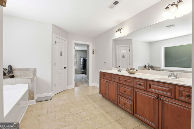 114 Ranan Lane, Newnan, GA 30263