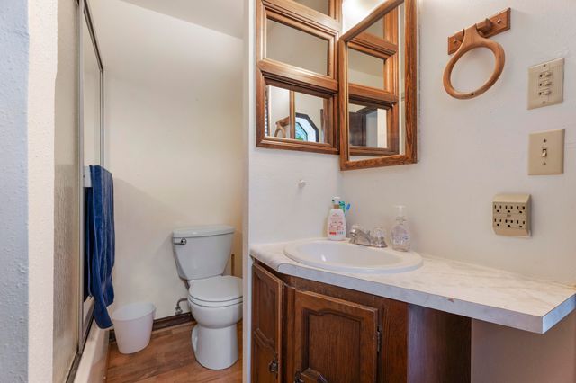 1322 Marina Drive, Grove, OK 74344
