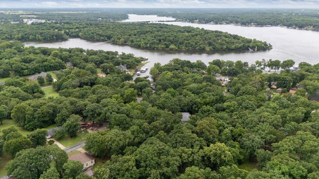 1322 Marina Drive, Grove, OK 74344