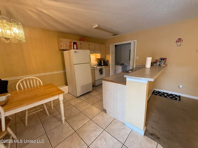 5080 Gautier Vancleave Road, E9, Gautier, MS 39553