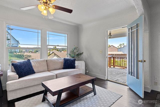 318 Morris Street, La Conner, WA 98257