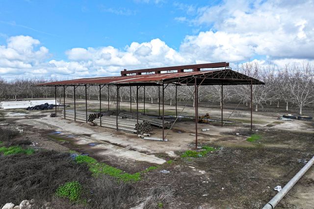 Rd 180, Strathmore, CA 93267