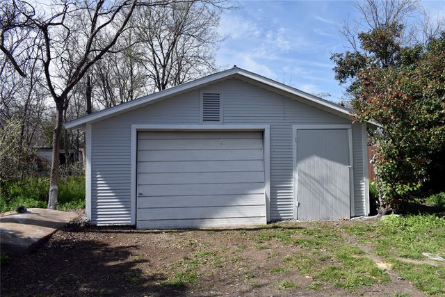 2703 1st Street, Brownwood, TX 76801