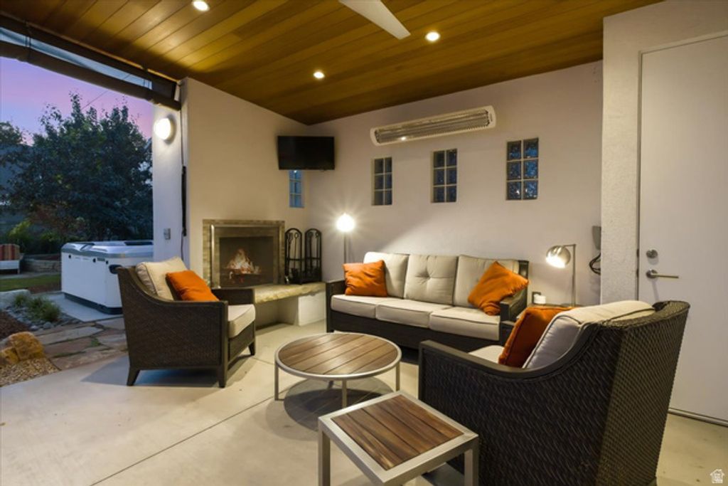 Image 30 of property listing at 1865 E HERBERT AVE, Salt Lake City, UT 84108