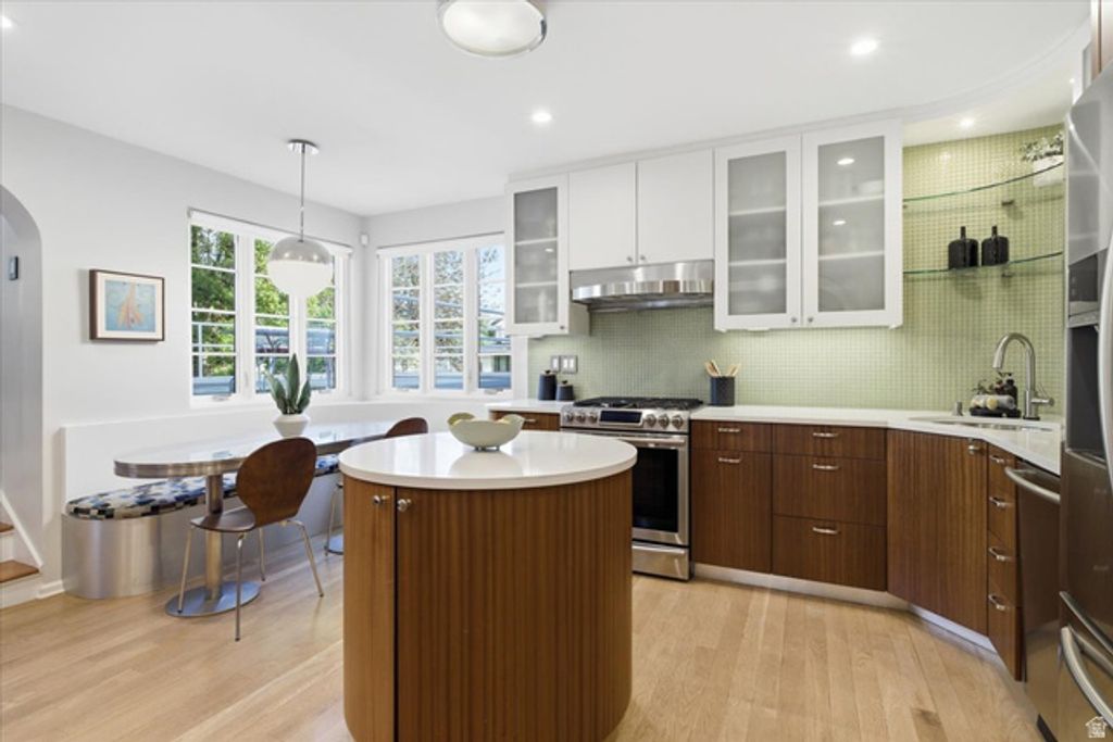 Image 6 of property listing at 1865 E HERBERT AVE, Salt Lake City, UT 84108
