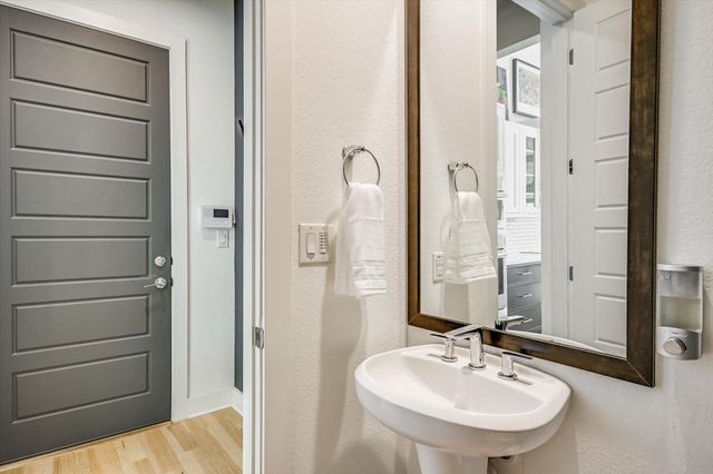 4407 Night Owl LN 12, Austin, TX 78723