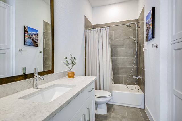 4407 Night Owl LN 12, Austin, TX 78723